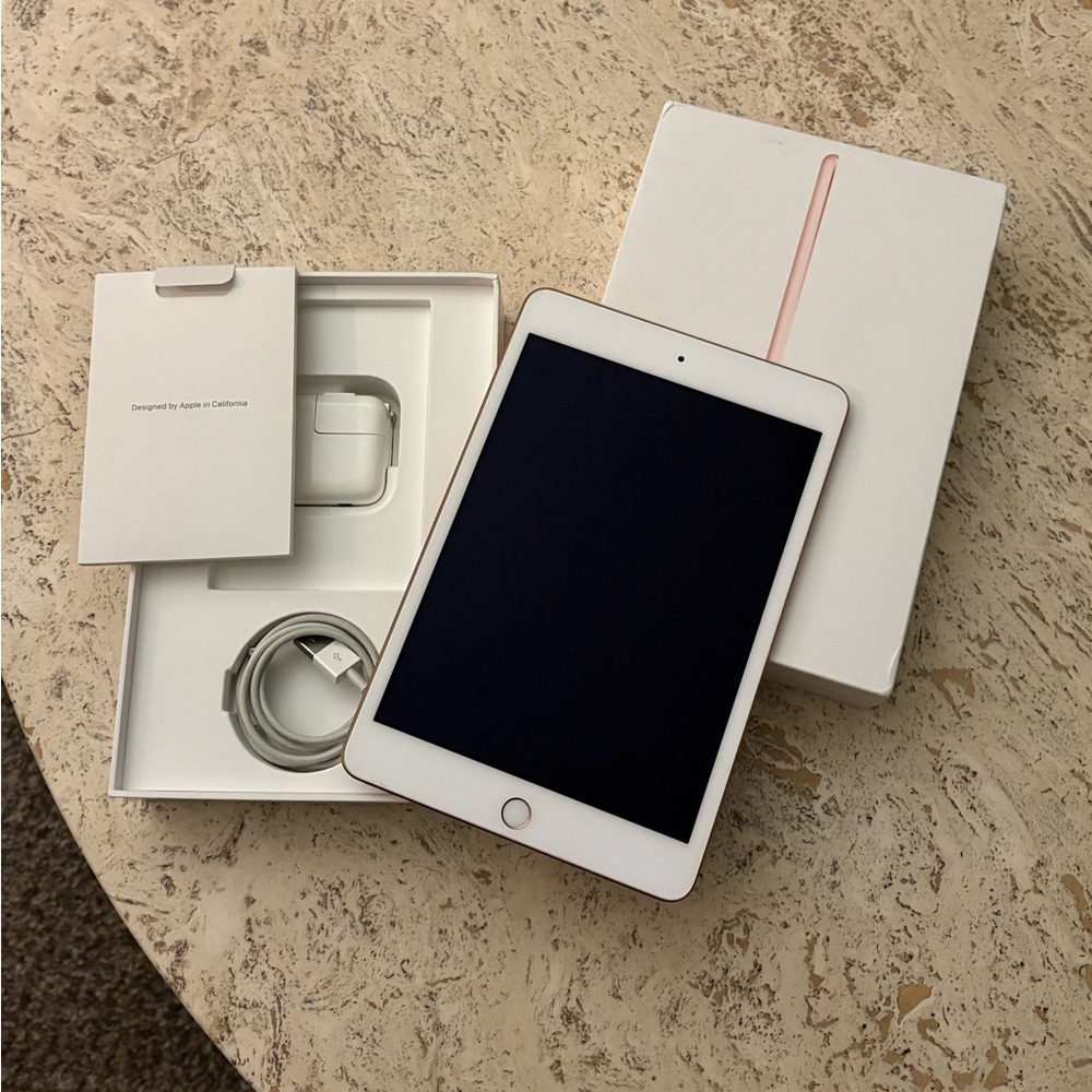 Apple iPad Mini - White and Gold - 256GB